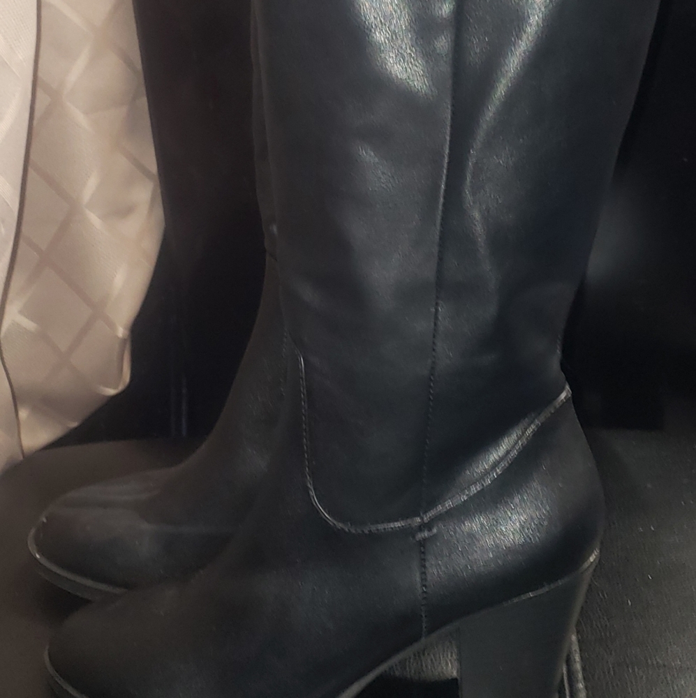 Boots - Picture 3 of 3